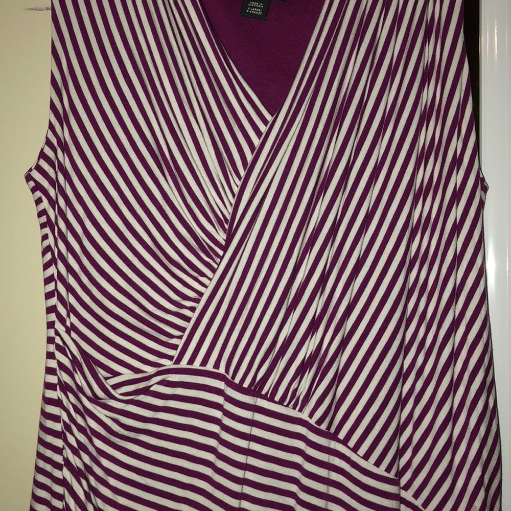 Sleeveless Summer Top - Picture 2 of 4